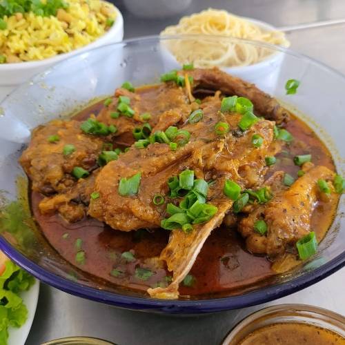 Acomp.: Baião  farofa, pirao, batata, Macarrão, frita e salada