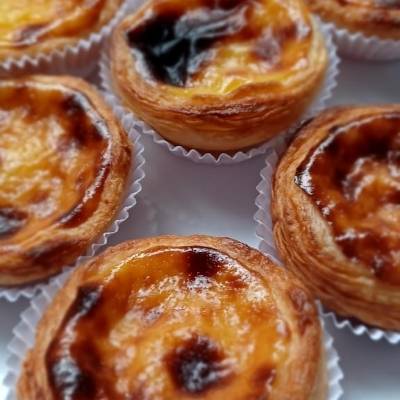 Réplica do famoso Pastel de Belém. Uma espécie de pudim ou quindim dentro de uma massa folheada