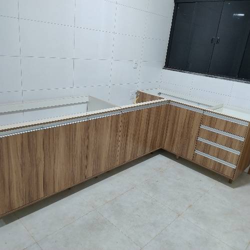 Móveis Planejados não tem um preço de vitrine porque obedecem medidas in loco e variam de tamanho, cor, modelo e mão de obra.