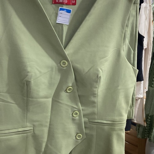 Conjunto de colete e short alfaiataria