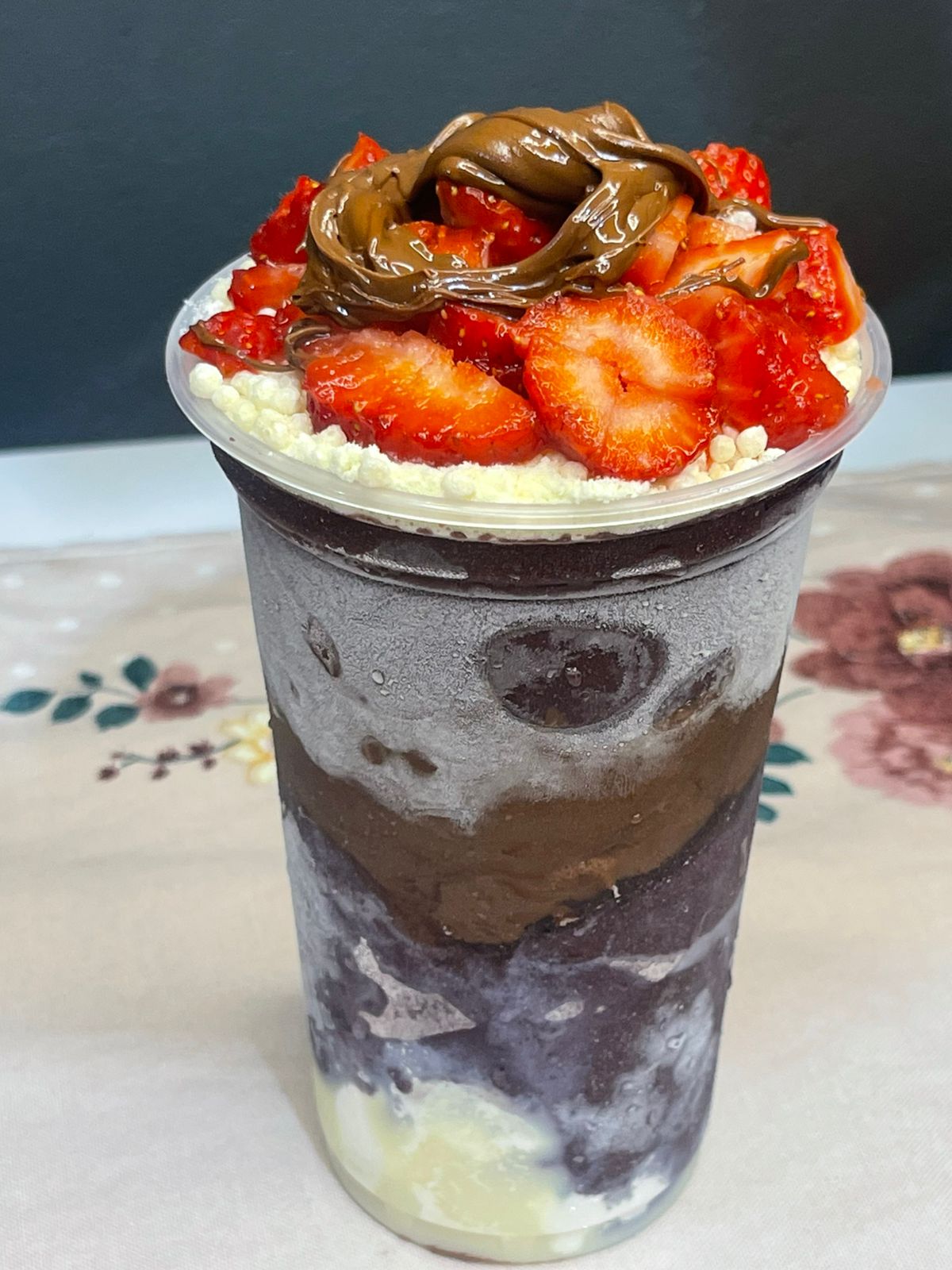 Açaí,leite condensado,leite em pó,Nutella,morango