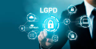 • Suporte dedicado como DPO Gestor para toda a organização;        ◦ Consultores em Governança de Dados;        ◦ Consultores em Tecnologia da Informação;        ◦ Consultores em Segurança da Informação;        ◦ Consultores em Compliance Digital e "Legal".;    • Análise e relatório de gaps da LGPD;        ◦ Descrição do cenário atual, indicando como é o cenário do projeto referente as descrições detalhadas dos processos e das áreas envolvidas, assim como os processos e as áreas que não estão sendo investigadas, somente para ciência;        ◦ Identificar as melhorias desenhadas e atuação sobre:            ▪ Determinar as metas, estabelecendo para cada setor, visando o planejamento estratégico da empresa, interpretando qual a visão/missão aplicada da organização;            ▪ Brainstorms - Envolver todas as áreas no cenário esperado para o projeto de adequação da LGPD, considerando:                • Objetivo Quantitativo;                • Objetivo Qualitativo;                • Objetivo Comparativo.    • Fornecimento de consultoria e orientação sobre conformidade com a LGPD:        ◦ Fornecer consultoria e orientação virtual e presencial para a organização sobre conformidade com a LGPD;    • Implementação de Políticas/Normas/Termos/Citações:        ◦ Revisar e aconselhar sobre políticas de privacidade, procedimentos e documentação relacionados ao tratamento de dados pessoais;    • Registro de Atividades de Processamento (RoPA):        ◦ Supervisionar o estabelecimento e a manutenção do registro de processamento de dados pessoais (RoPa), Item de obrigatoriedade apresentado no Modelo da GDPR e LGPD;    • Elaboração e emissão de DPIA:        ◦ Aconselhar sobre a necessidade de uma avaliação de impacto na proteção de dados (DPIA), a maneira de sua implementação e resultados;    • Monitoramento Contínuo:        ◦ Orientar sobre monitoramento, gerenciamento e relatório de violação de dados e incidentes;    • Orientação aos Direitos dos Titulares:        ◦ Fornecer aconselhamento e orientação sobre respostas a pedidos de direitos de privacidade de indivíduos (informações, acessos, retificações, objeções, eliminações, direitos à portabilidade de dados);    • Treinamento, Conscientização e Aculturamento:        ◦ Facilitar o treinamento de conscientização da LGPD e o treinamento do pessoal envolvido nas operações de processamento de dados;    • Conformity Analysis:        ◦ Monitorar a conformidade com a LGPD (auxiliar os clientes na coleta de informação para identificar atividades de processamento de dados, fornecer conselhos e orientações sobre as melhores práticas de conformidade;    • Relatórios:        ◦ Relatório mensal para a alta administração para garantir a governança corporativa da LGPD;    • Auditorias Internas e Externas:        ◦ Acompanhar auditorias internas e externas relacionadas a tratamento de dados pessoais;Projeto para 400 horas, com valor por hora de 200,00 para 12 meses