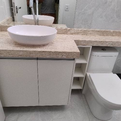O preço varia tamanho e do designer