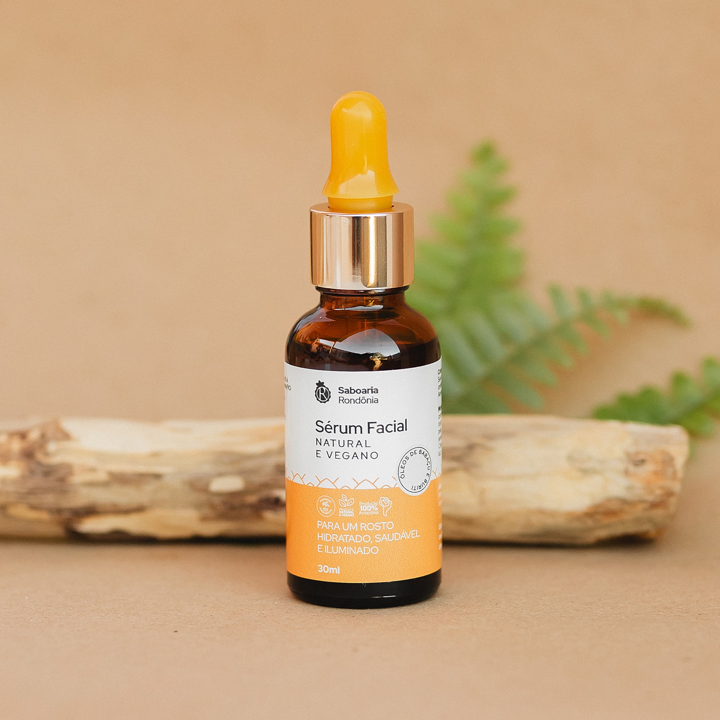 Nosso sérum é enriquecido com o óleo de buriti rico em betacaroteno e o óleo de babaçu. Além disso, oferece uma ação hidratante, proporcionando um efeito iluminado e favorecendo um rosto mais radiante e jovial. Livre de fragrâncias, parabenos e não testado em animais, este sérum é indicado para todos os tipos de pele e recomendado para pessoas a partir dos 30 anos de idade. É a escolha ideal para quem deseja uma pele radiante e jovem.