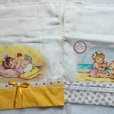 Fralda Cremer de boca,com acabamento em tricoline.
Pintura a mão.
40,00 a cada.