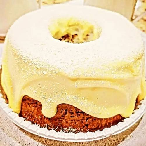 Caseirinho de massa de chocolate com Cobertura de Ninho